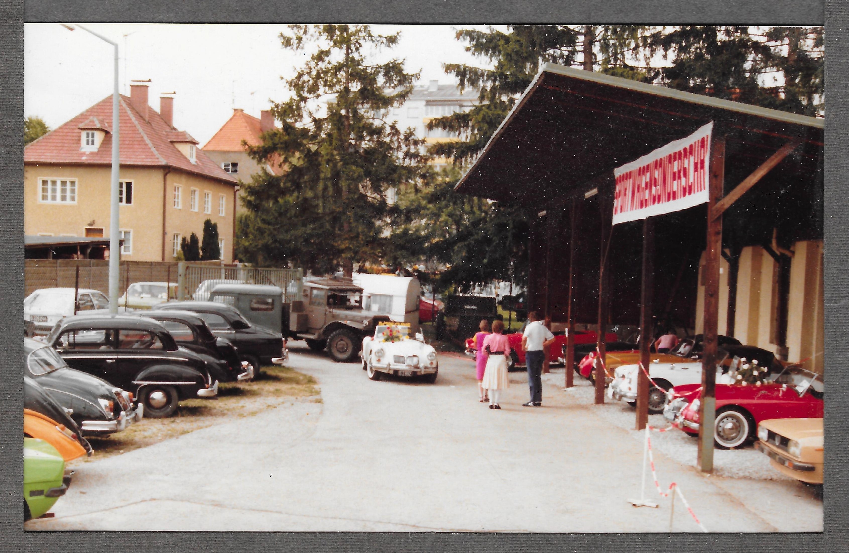 Autoausstellung Manfred Rotschne ca 1980 in Freistadt 